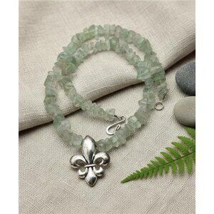Artisan Green Quartz Chip Necklace Silver Tone Fleur De Lis 17 In
